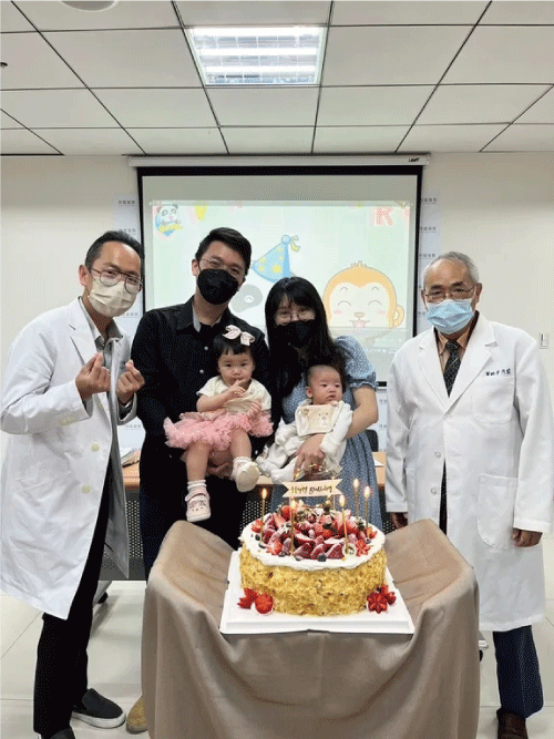 茂盛醫院為在該院接受試管療程連續2年生下試管寶寶的邱小姐切蛋糕歡慶-1
