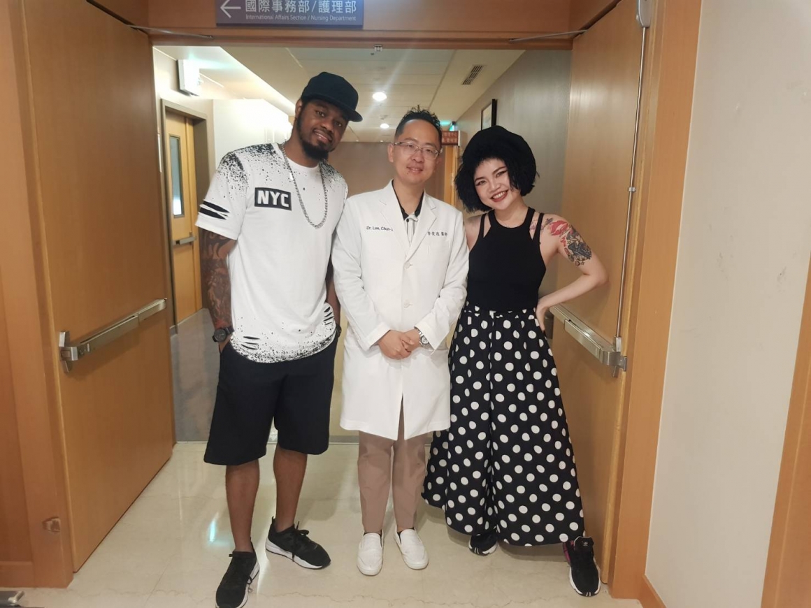 茂盛醫院李俊逸醫師與布萊克夫婦