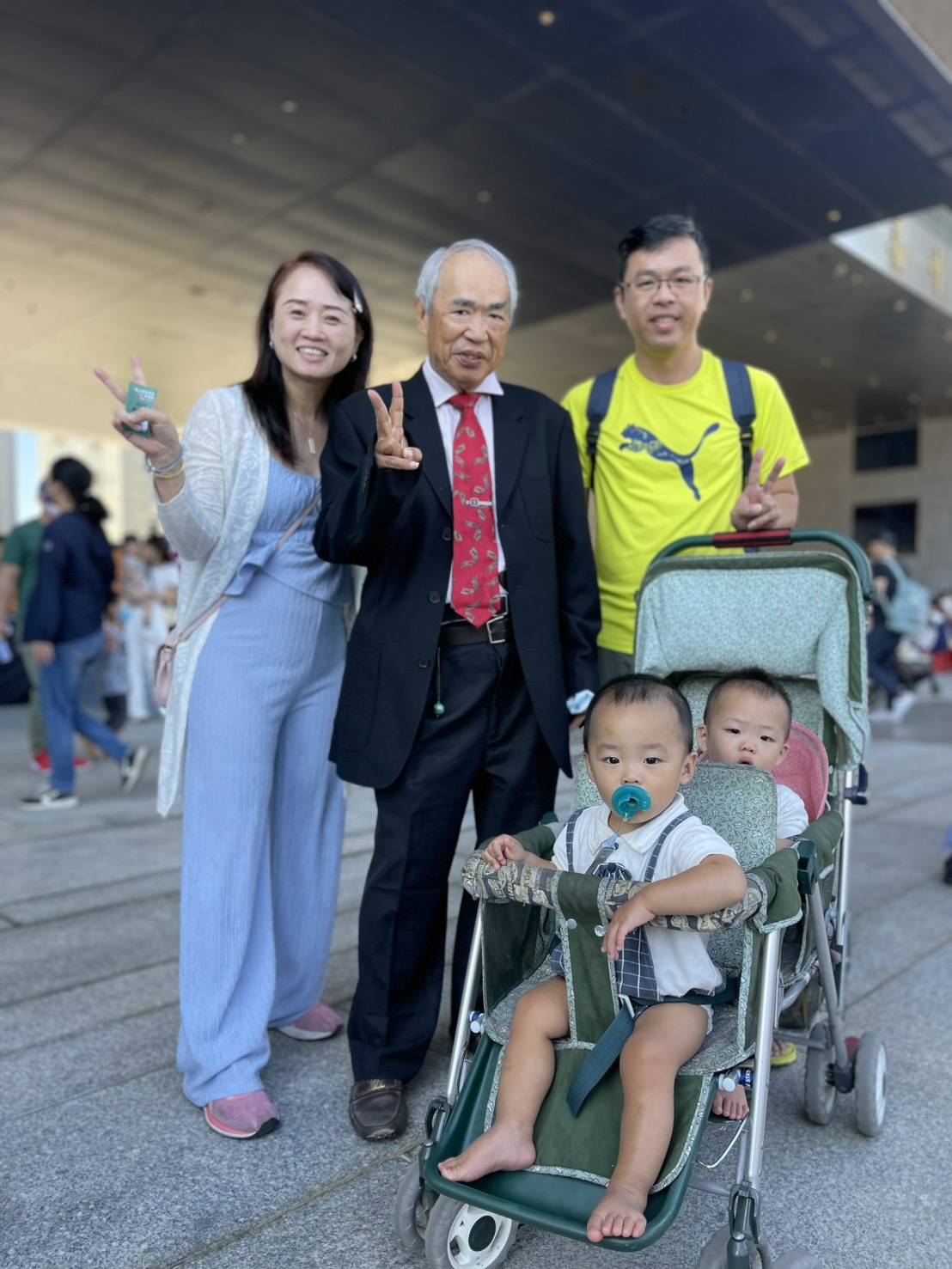 1763977576 1763977576